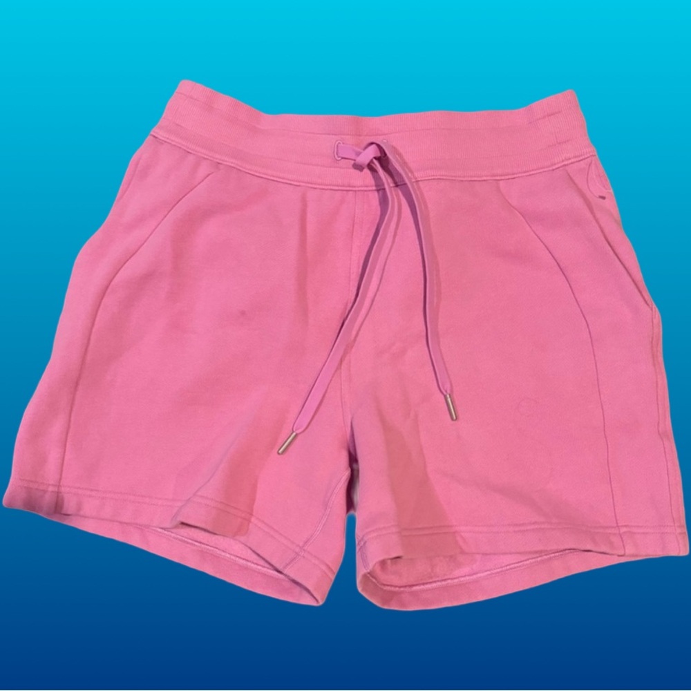Sz 8 Lululemon scuba high rise shorts
